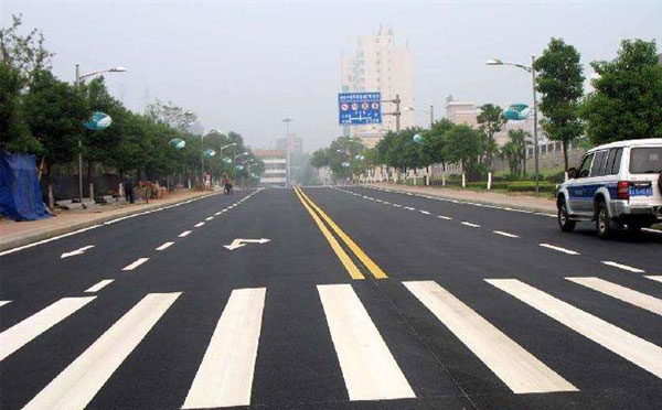 老街街道标线涂料在老街街道环氧地坪项目中的选择与应用